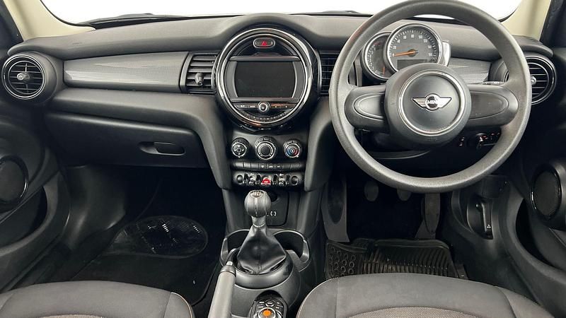Usado Mini Cooper Hatch 136 HP (100 kW) 2018 Vermelho Citadino