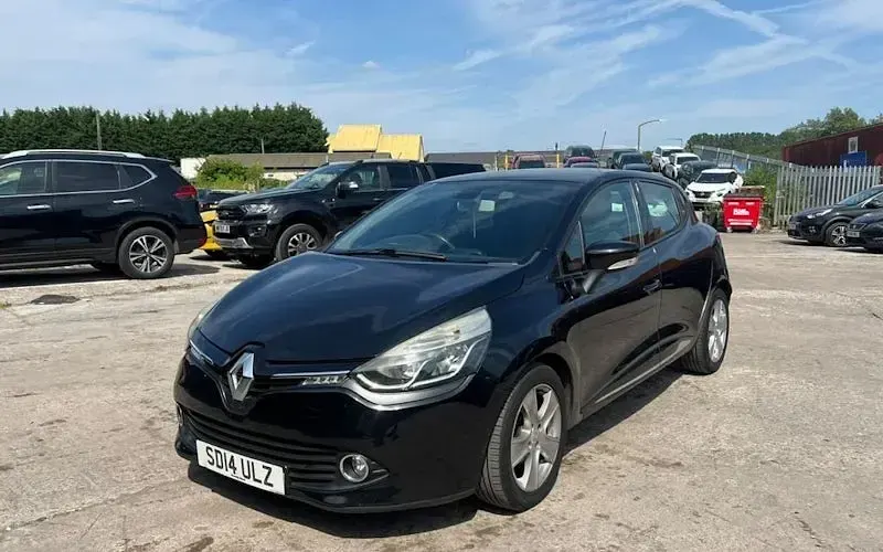 Used Renault Clio Dynamique 73 HP (53 kW) 2015 Hatchback