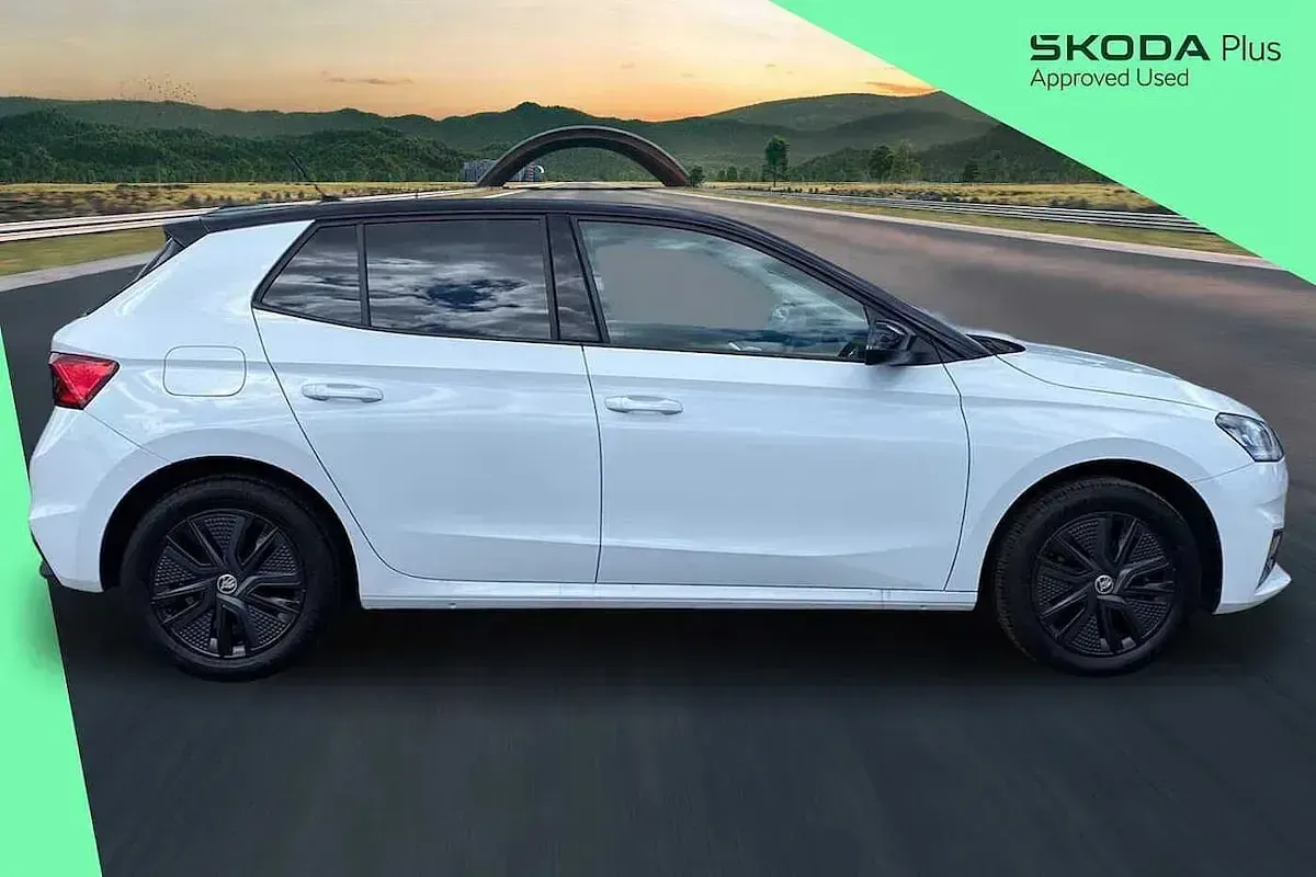 Used Skoda Fabia Colour Edition 85 HP (62 kW) 2024 Moon white metallic black magic pearl effect Hatchback
