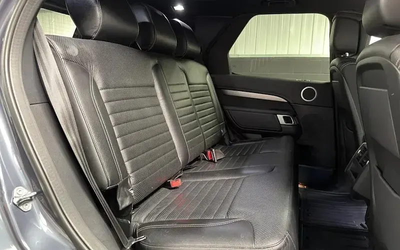 Used Land Rover Discovery HSE Dynamic 300 HP (220 kW) 2023 Blue SUV
