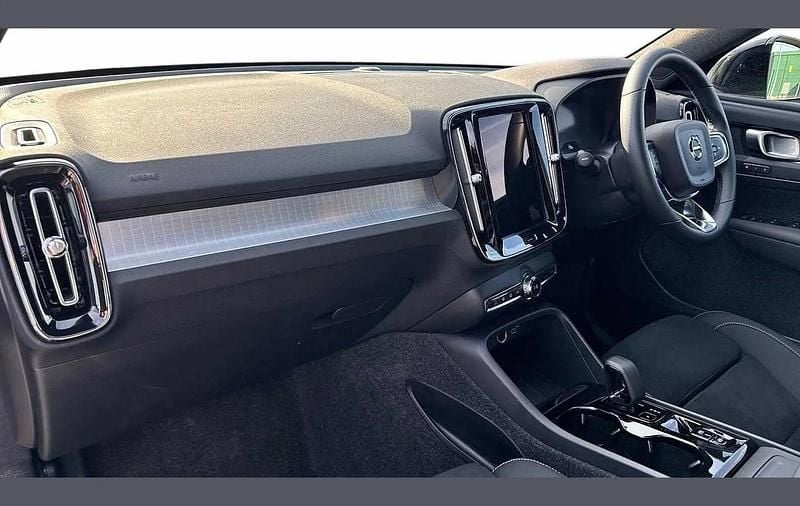 Used Volvo XC40 Plus 194 HP (142 kW) 2025 Blue SUV