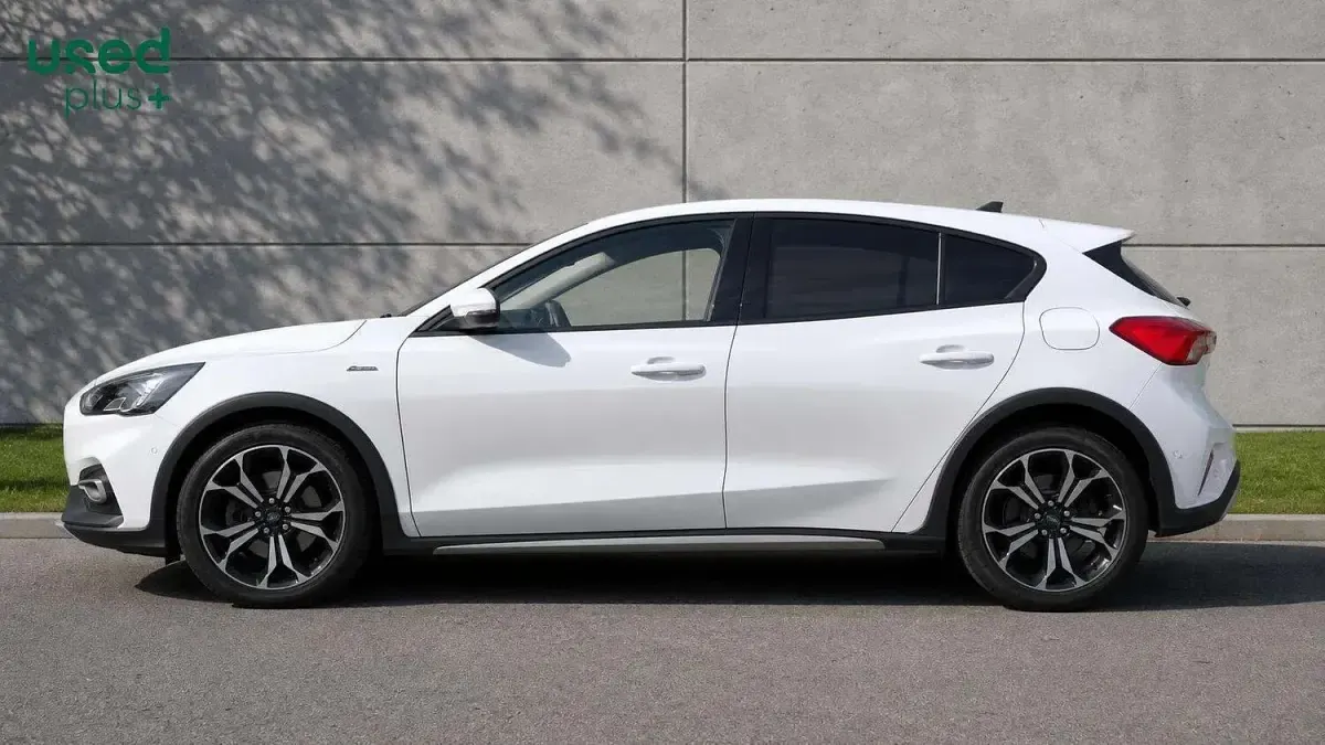 Used Ford Focus Active X 120 HP (88 kW) 2020 White Hatchback