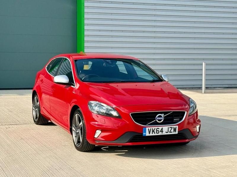 Used Volvo V40 R-Design 115 HP (84 kW) 2014 Red Hatchback