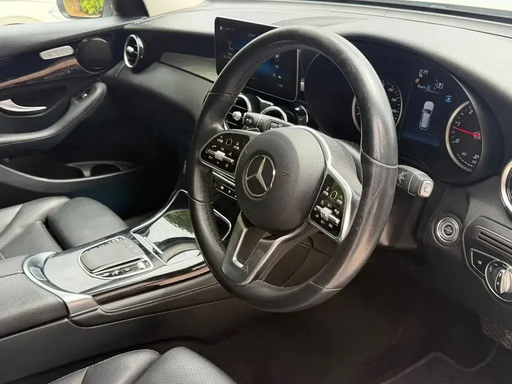 Used Mercedes GLC220 194 HP (142 kW) 2019 White SUV