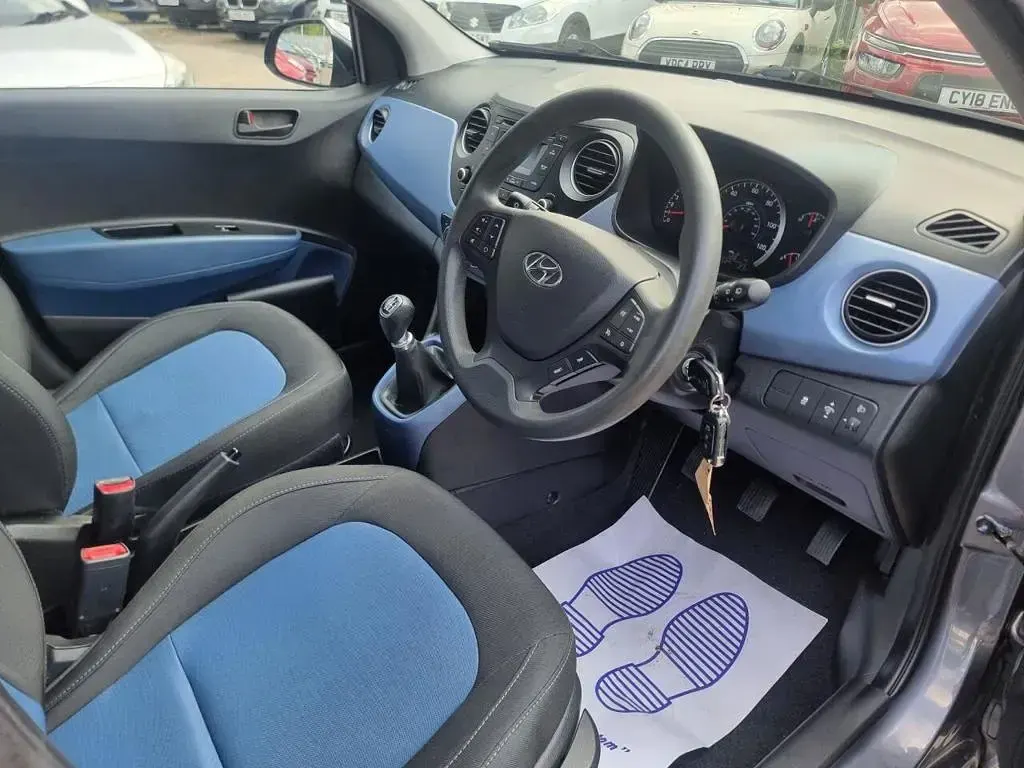 Used Hyundai i10 SE 66 HP (48 kW) 2014 Grey Hatchback