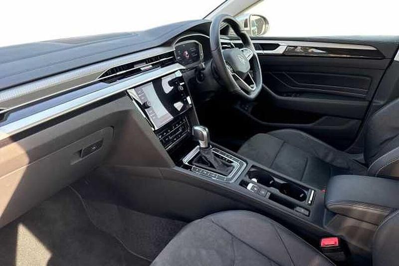 Used VW Arteon 218 HP (160 kW) 2024 Estate
