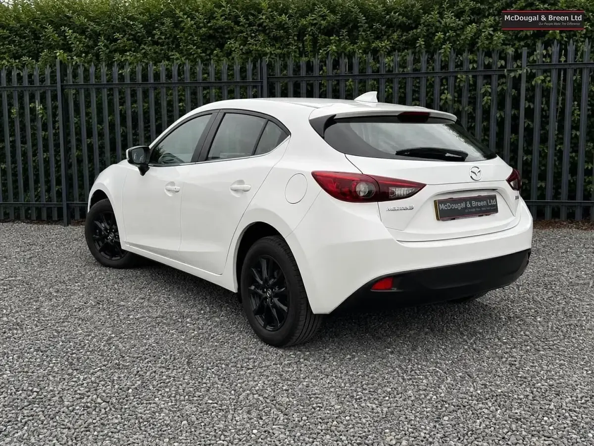 Used Mazda 3 100 HP (73 kW) 2016 White Hatchback