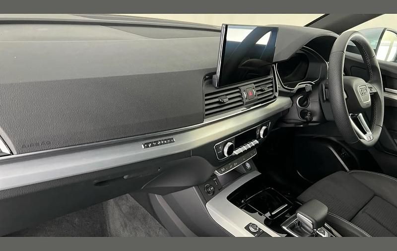 Used Audi Q5 S-Line 299 HP (219 kW) 2024 Silver SUV