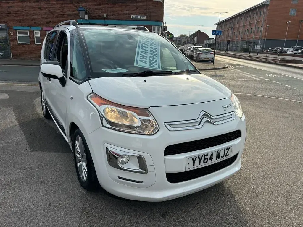 Used Citroën C3 Picasso Exclusive 90 HP (66 kW) 2014 White MPV