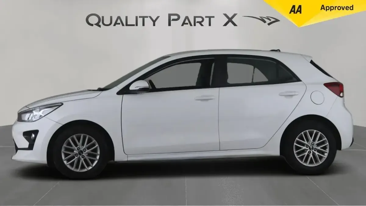 Used Kia Rio 84 HP (61 kW) 2021 White Hatchback