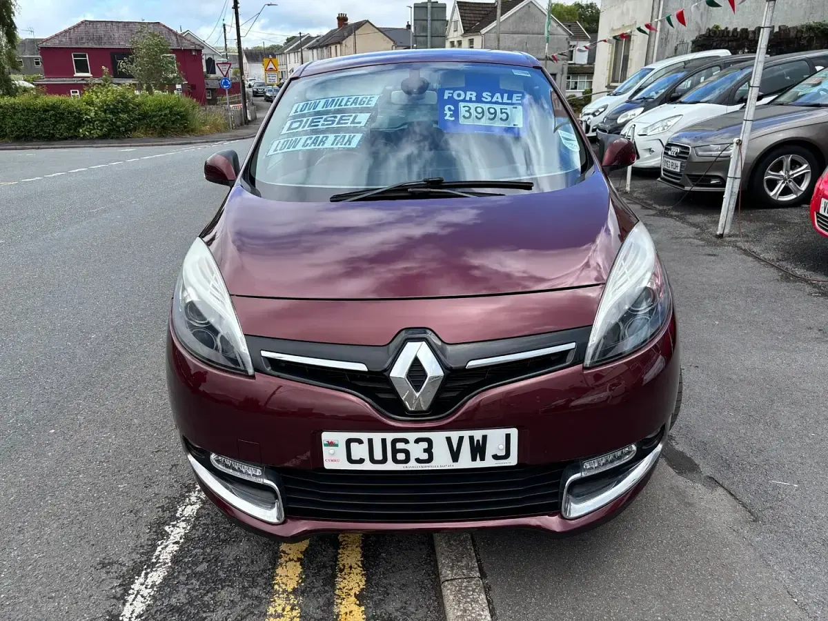 Used Renault Scénic III Dynamique 110 HP (80 kW) 2013 Red MPV