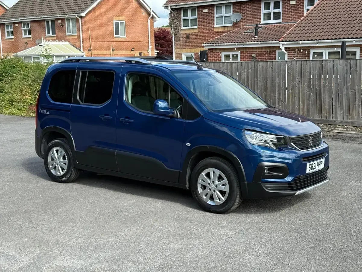 Used Peugeot Rifter Allure Premium 110 HP (80 kW) 2021 Blue MPV