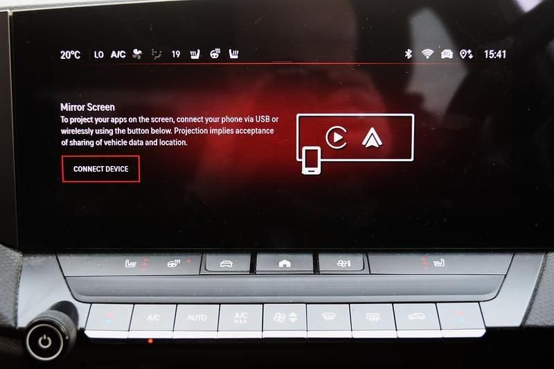 Used Vauxhall Astra S 130 HP (95 kW) 2023 White Hatchback