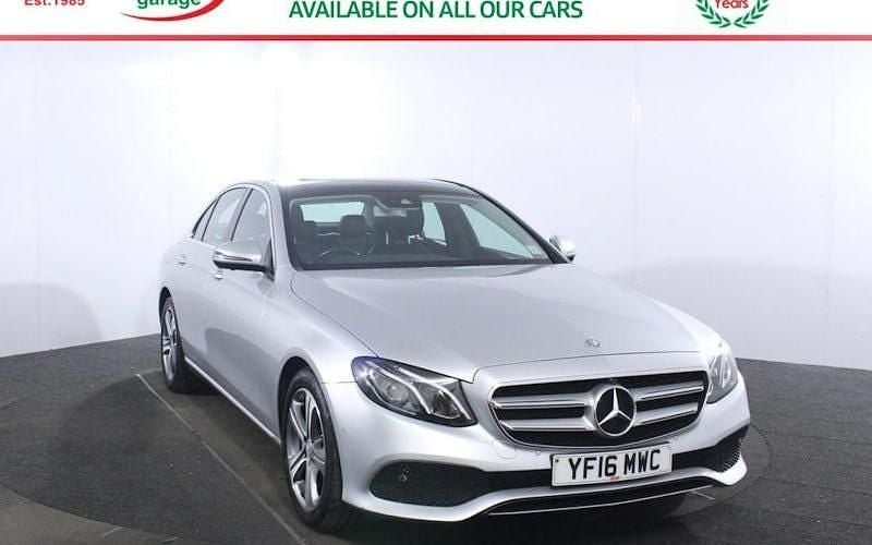 Usado Mercedes E220 Premium 194 HP (142 kW) 2019 Sedan