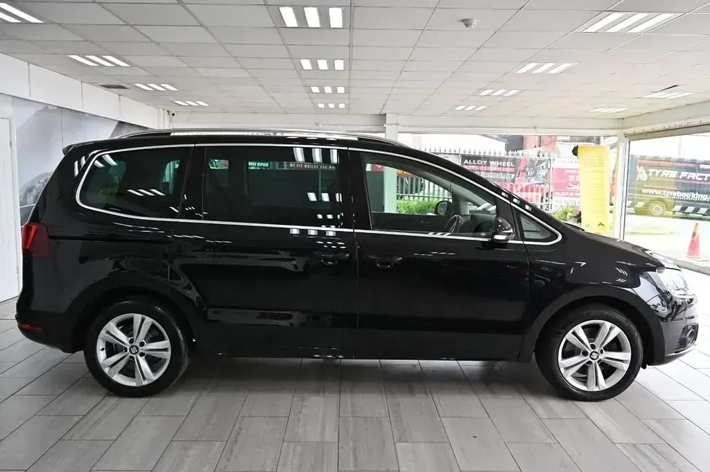 Usado Seat Alhambra Ecomotive 150 HP (110 kW) 2016 Preto Monovolume