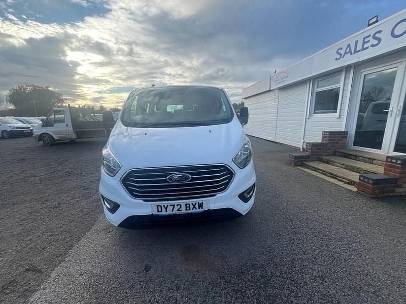 Used Ford Tourneo Custom Titanium 130 HP (95 kW) 2022 White Van