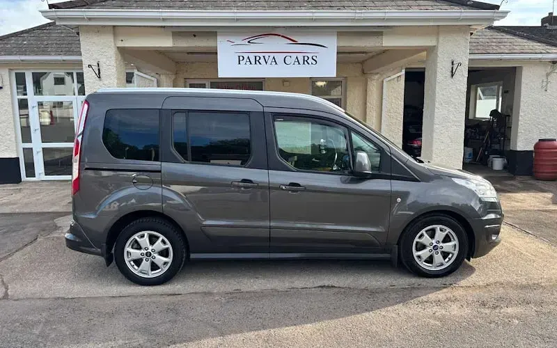 Usado Ford Tourneo Titanium 120 HP (88 kW) 2018 Carrinha