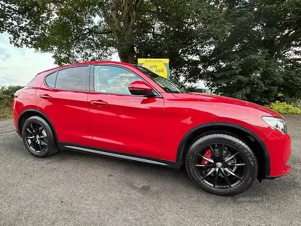Used Alfa Romeo Stelvio Edizione Speciale 280 HP (205 kW) 2018 Red SUV