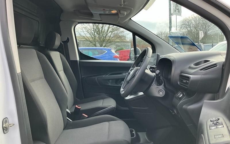 Used Vauxhall Combo 101 HP (74 kW) 2021 Van