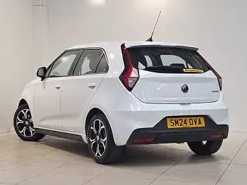 Begagnad MG MG3 Exclusive 106 HK (77 kW) 2024 Vit Halvkombi
