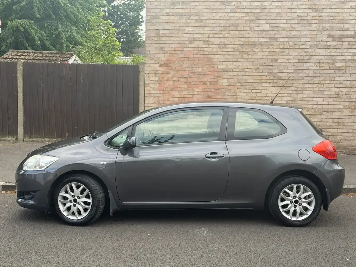 Used Toyota Auris 2008 Grey Hatchback