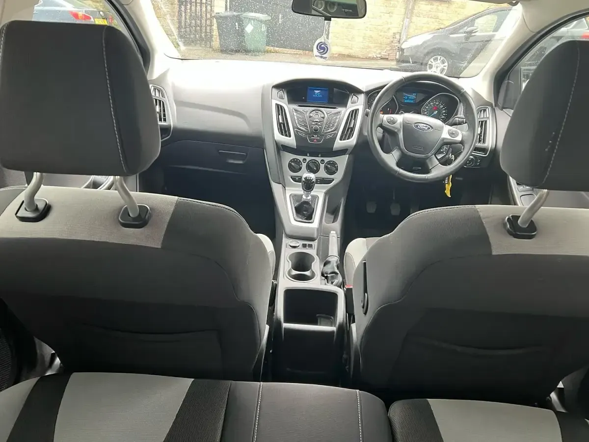 Used Ford Focus Zetec 2012 Silver Hatchback