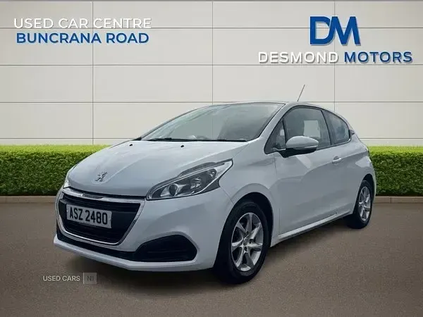 Gebraucht Peugeot 208 Active 2017 Weiß Kleinwagen