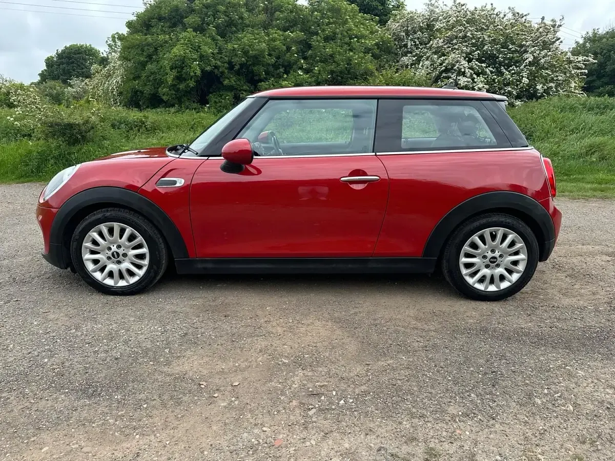 Used Mini Cooper Hatch 136 HP (100 kW) 2014 Red Hatchback