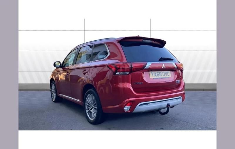 Used Mitsubishi Outlander P-HEV 221 HP (162 kW) 2018 Red SUV