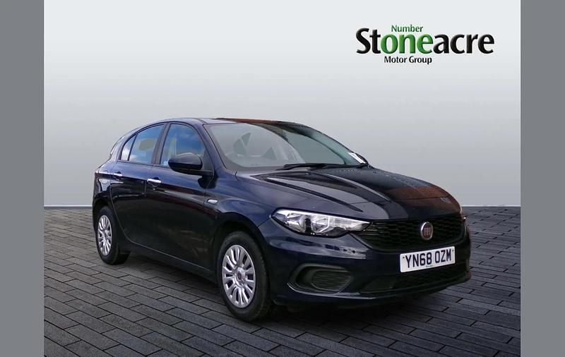 Used Fiat Tipo Easy 120 HP (88 kW) 2018 Blue Hatchback