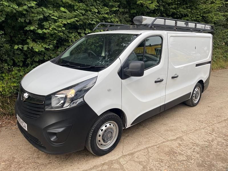 Used Vauxhall Vivaro 120 HP (88 kW) 2019 White MPV