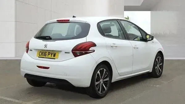 Second-hand Peugeot 208 2016 Alb Hatchback