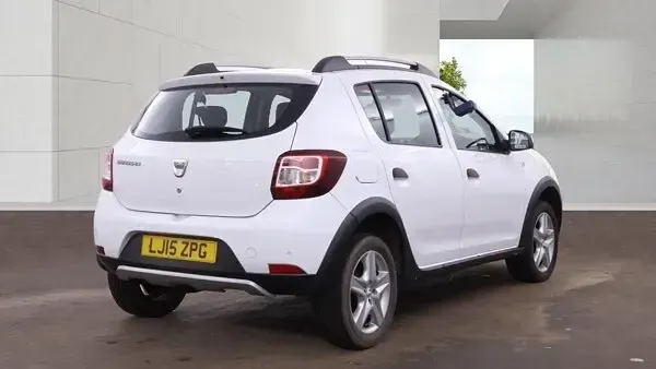 Used Dacia Sandero Lauréate 2015 White Hatchback