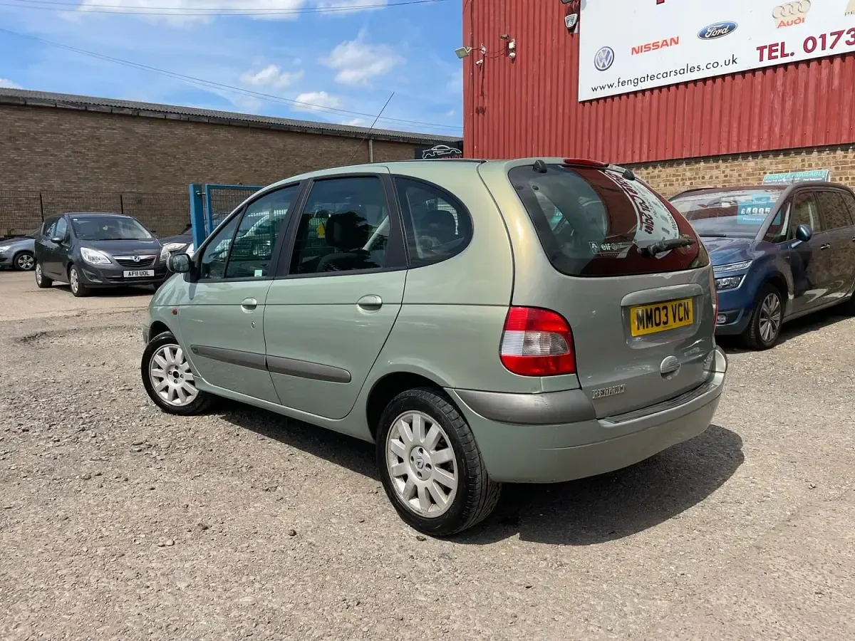 Used Renault Mégane 107 HP (78 kW) 2003 Beige MPV