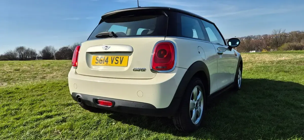 Used Mini Cooper Hatch 2014 White Hatchback