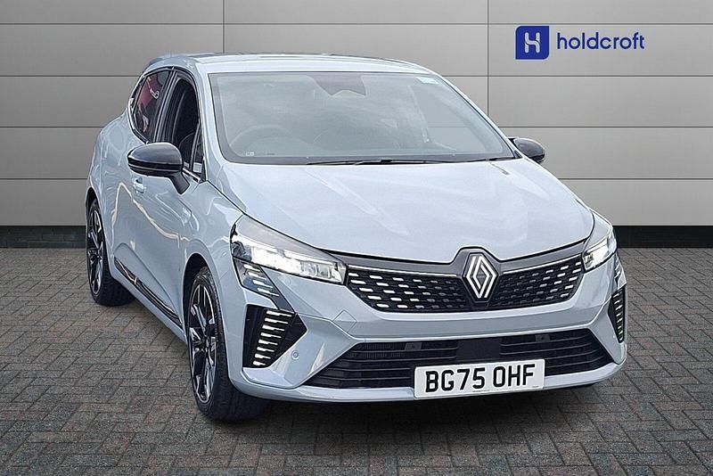 Used Renault Clio V 143 HP (105 kW) 2025 Metallic  ceramic grey  Hatchback