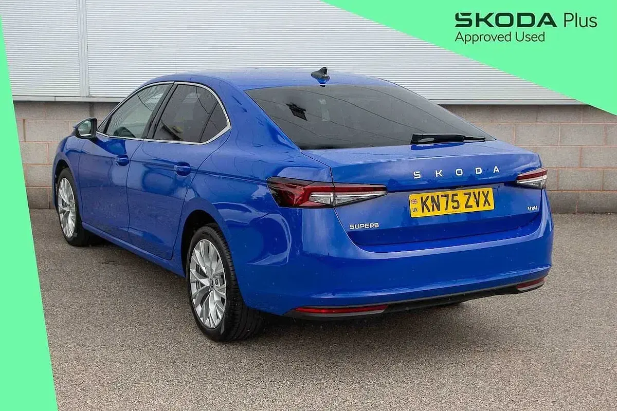 New Skoda Superb SE L 190 HP (139 kW) 2025 Energy blue Hatchback