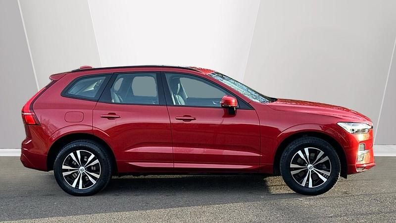 Used Volvo XC60 Core 250 HP (183 kW) 2023 Red SUV