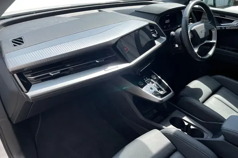 Second-hand Audi Q4 e-tron Sport 210 kW (286 CP) 2024 Alb SUV