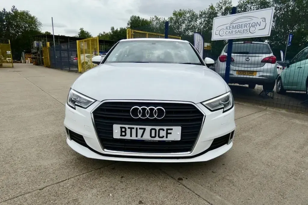 Used Audi A3 Sportback Sport 150 HP (110 kW) 2017 White Hatchback