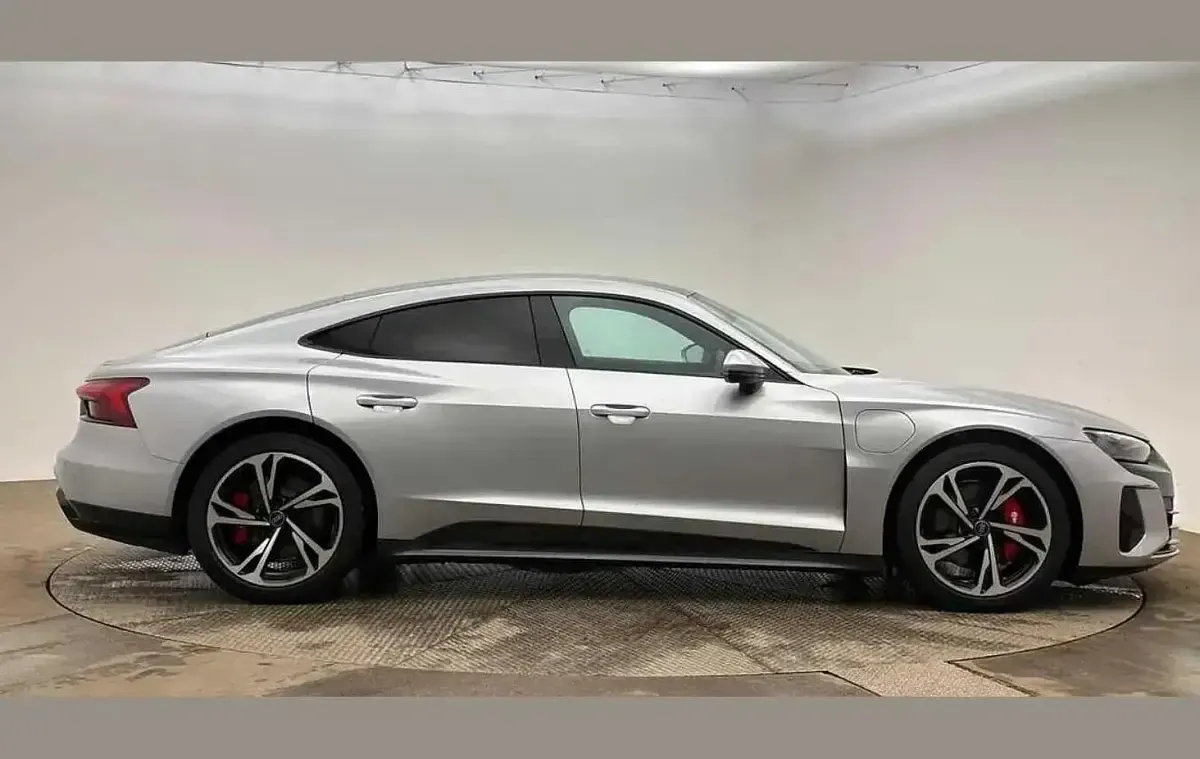 Used Audi e-tron GT quattro Comfort 430 kW (585 HP) 2024 Silver Sedan