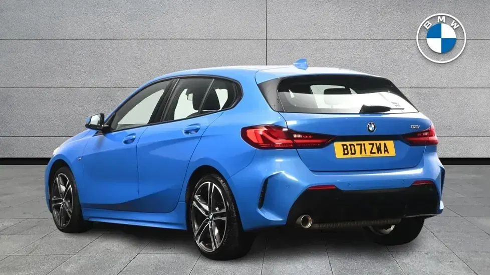 Used BMW 118 M Sport 134 HP (98 kW) 2022 Blue Hatchback