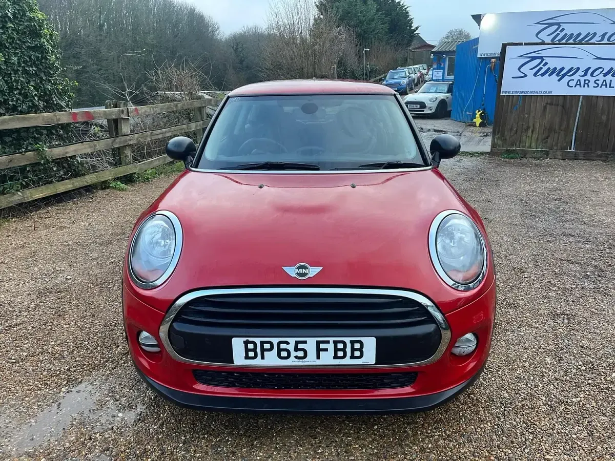 Used Mini ONE Hatch 102 HP (75 kW) 2015 Red Hatchback