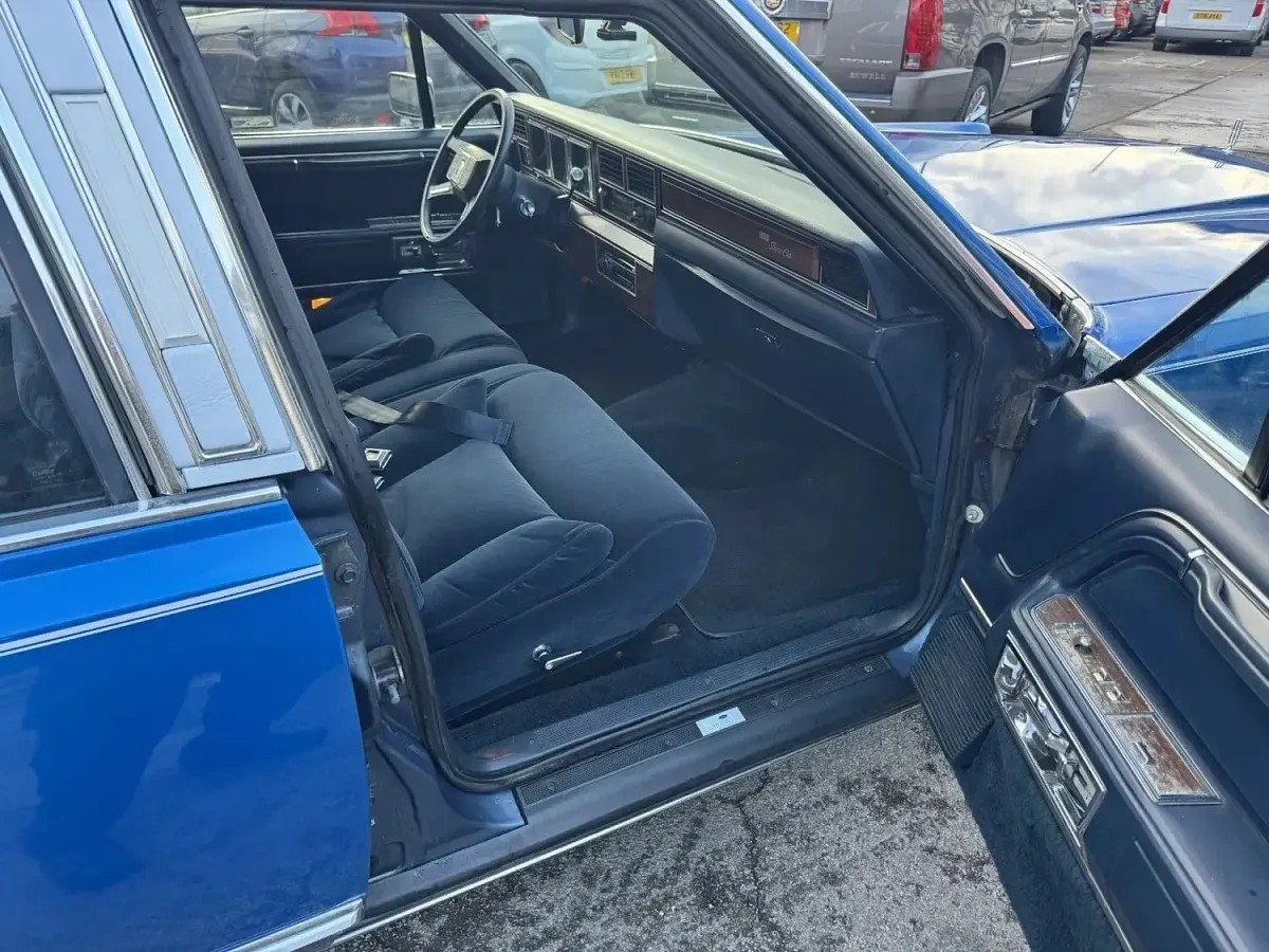 Used Lincoln Town Car 2004 Blue Sedan