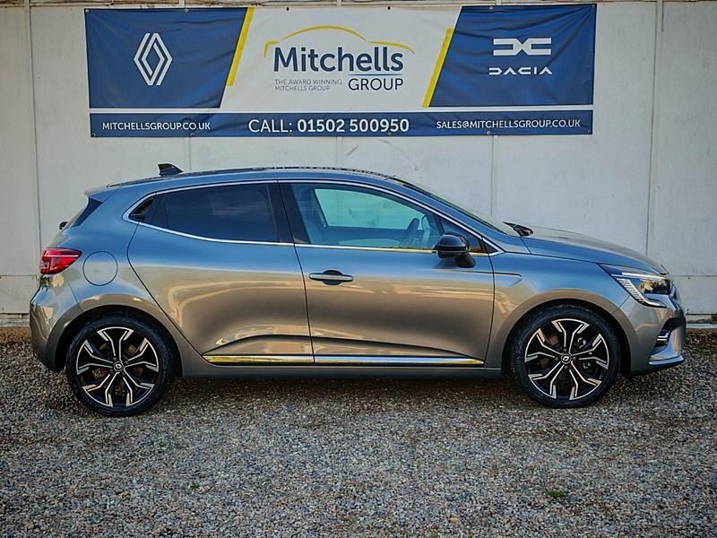 Used Renault Clio V Techno 145 HP (106 kW) 2023 Grey  Hatchback