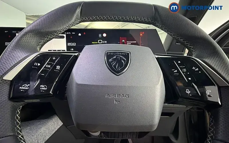 Used Peugeot e-3008 GTi 156 kW (213 HP) 2025 Grey SUV