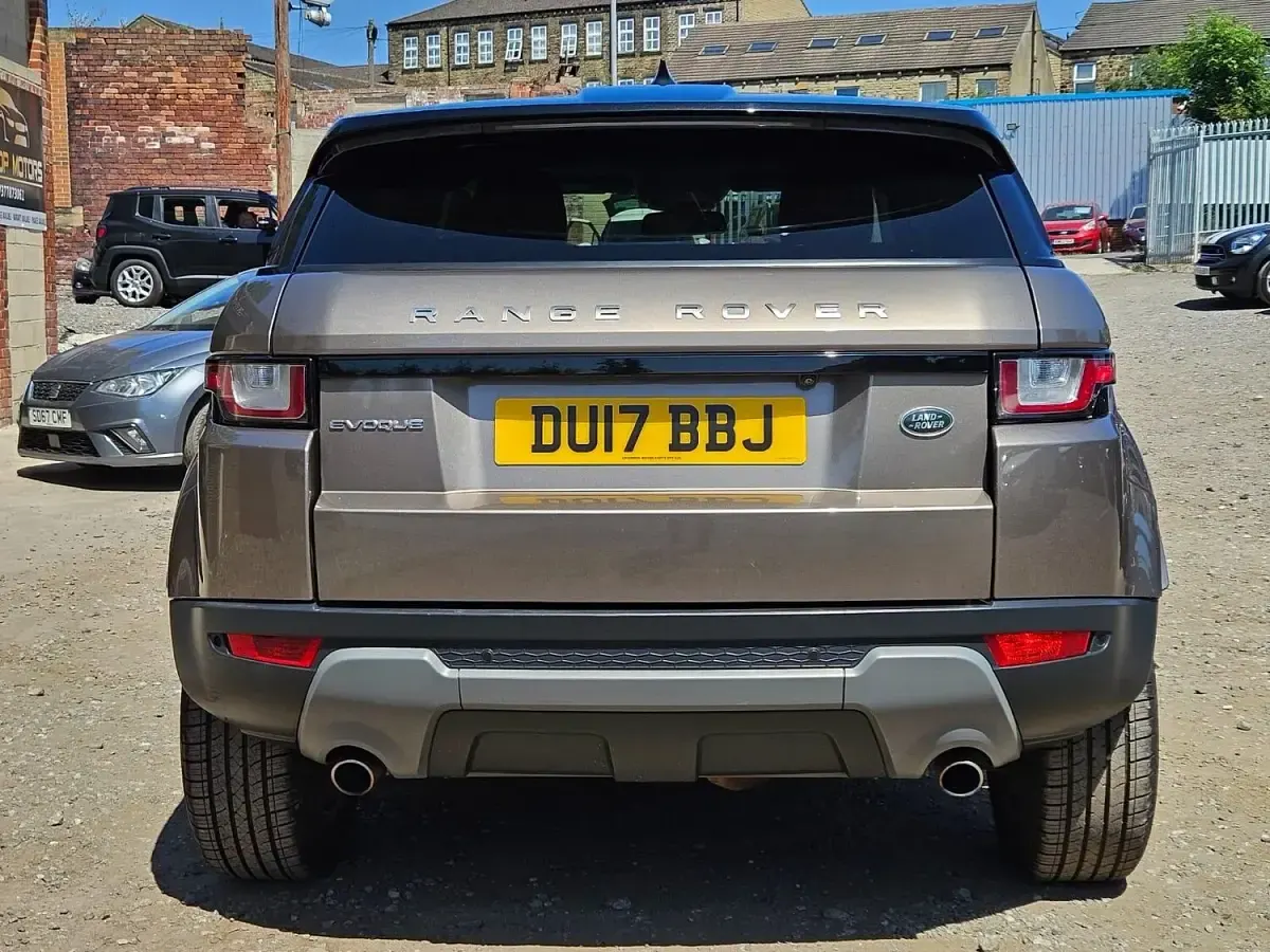 Used Land Rover Range Rover evoque SE 2017 Brown Estate