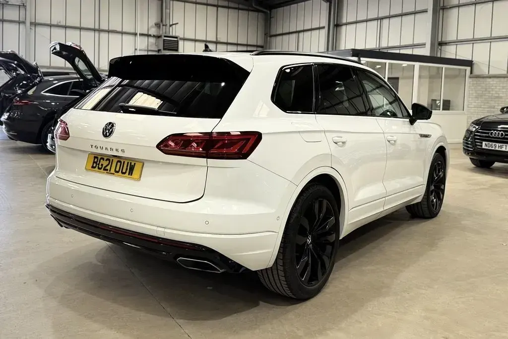 Used VW Touareg Black Edition 286 HP (210 kW) 2021 White SUV