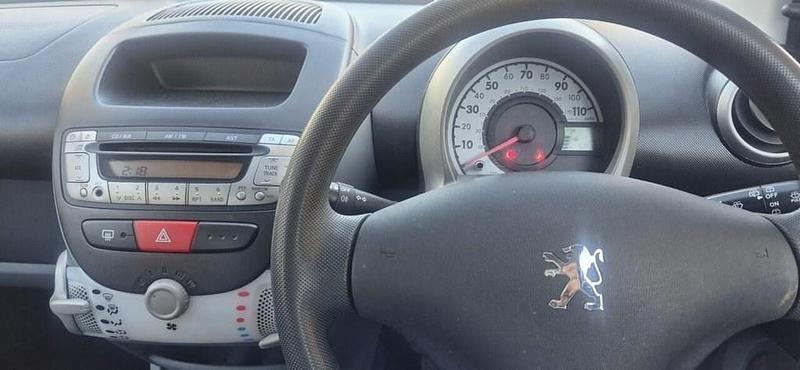 Used Peugeot 107 68 HP (50 kW) 2011 Black Hatchback