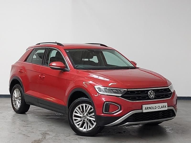 Used VW T-Roc Life 150 HP (110 kW) 2023 Red SUV